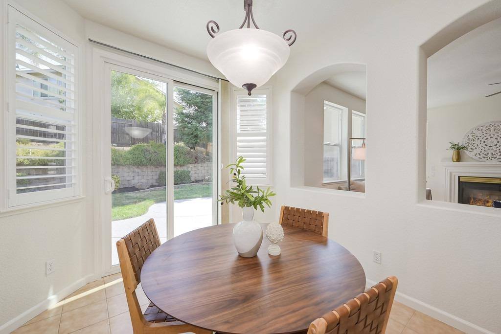 2216 Ursula Way, Roseville, CA 95661