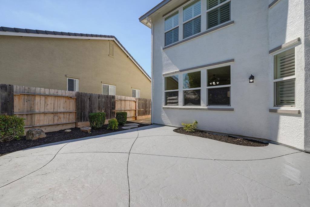 2216 Ursula Way, Roseville, CA 95661
