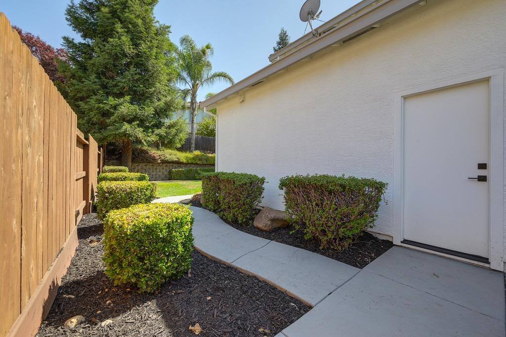 2216 Ursula Way, Roseville, CA 95661