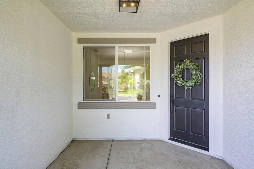 2216 Ursula Way, Roseville, CA 95661