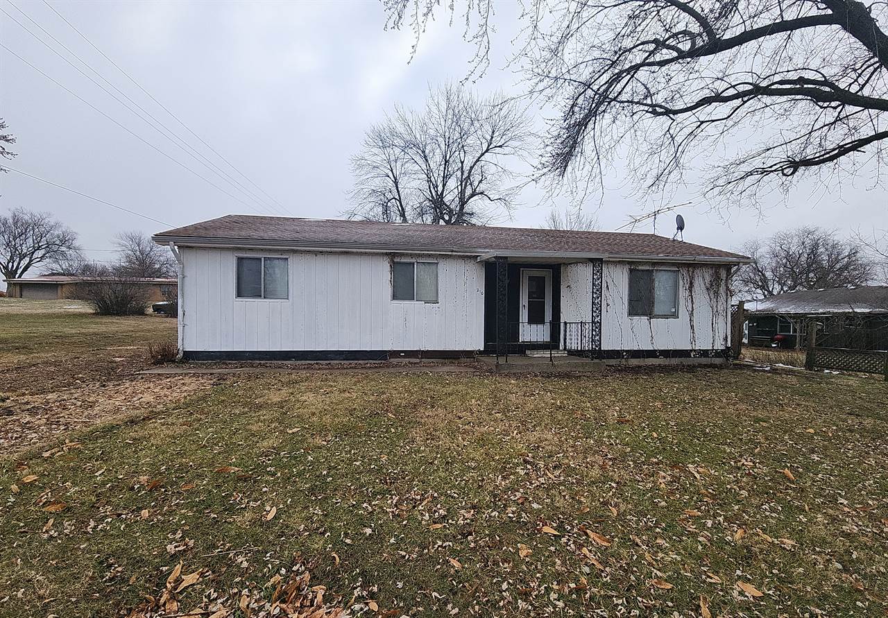 210 N Oak St, Nortonville, KS 66060