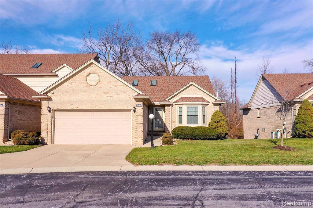 35574 Ann Arbor Trail Trail, Livonia, MI 48150