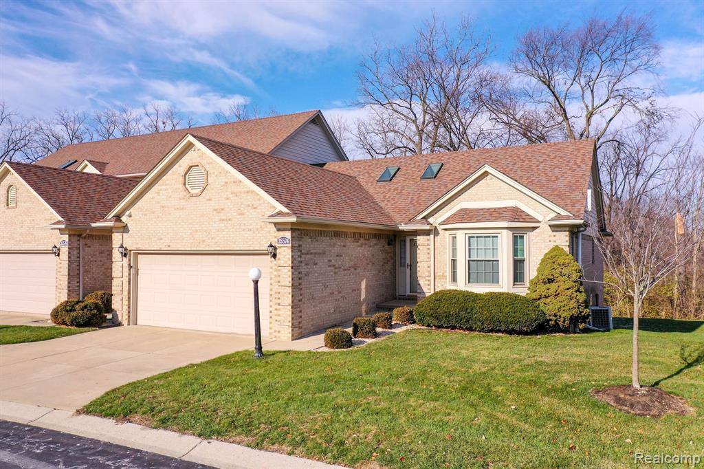 35574 Ann Arbor Trail Trail, Livonia, MI 48150