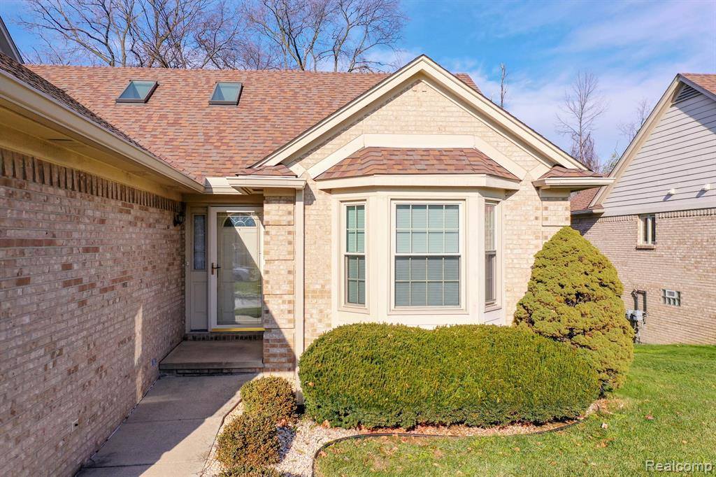 35574 Ann Arbor Trail Trail, Livonia, MI 48150