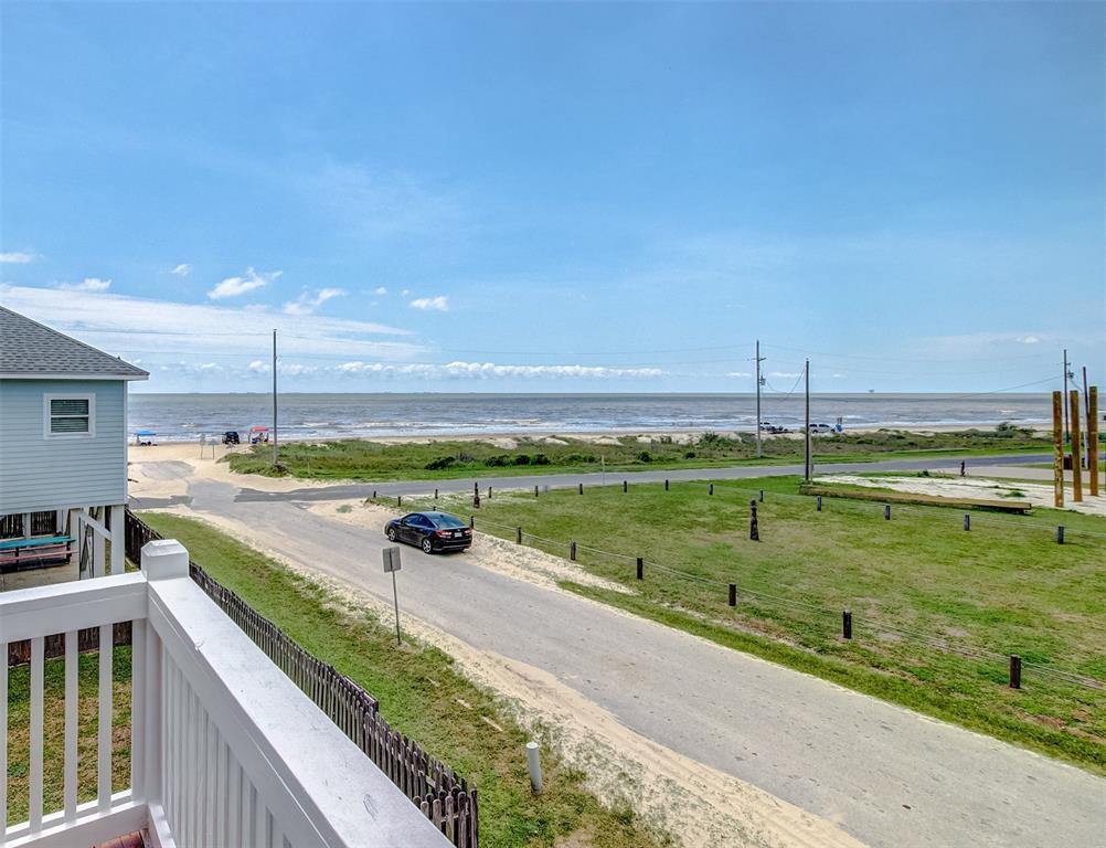 2774 Gulf View Lane, Crystal Beach, TX 77650