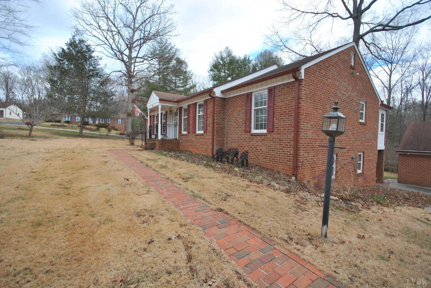 262 Burr Oak Road, Lynchburg, VA 24502