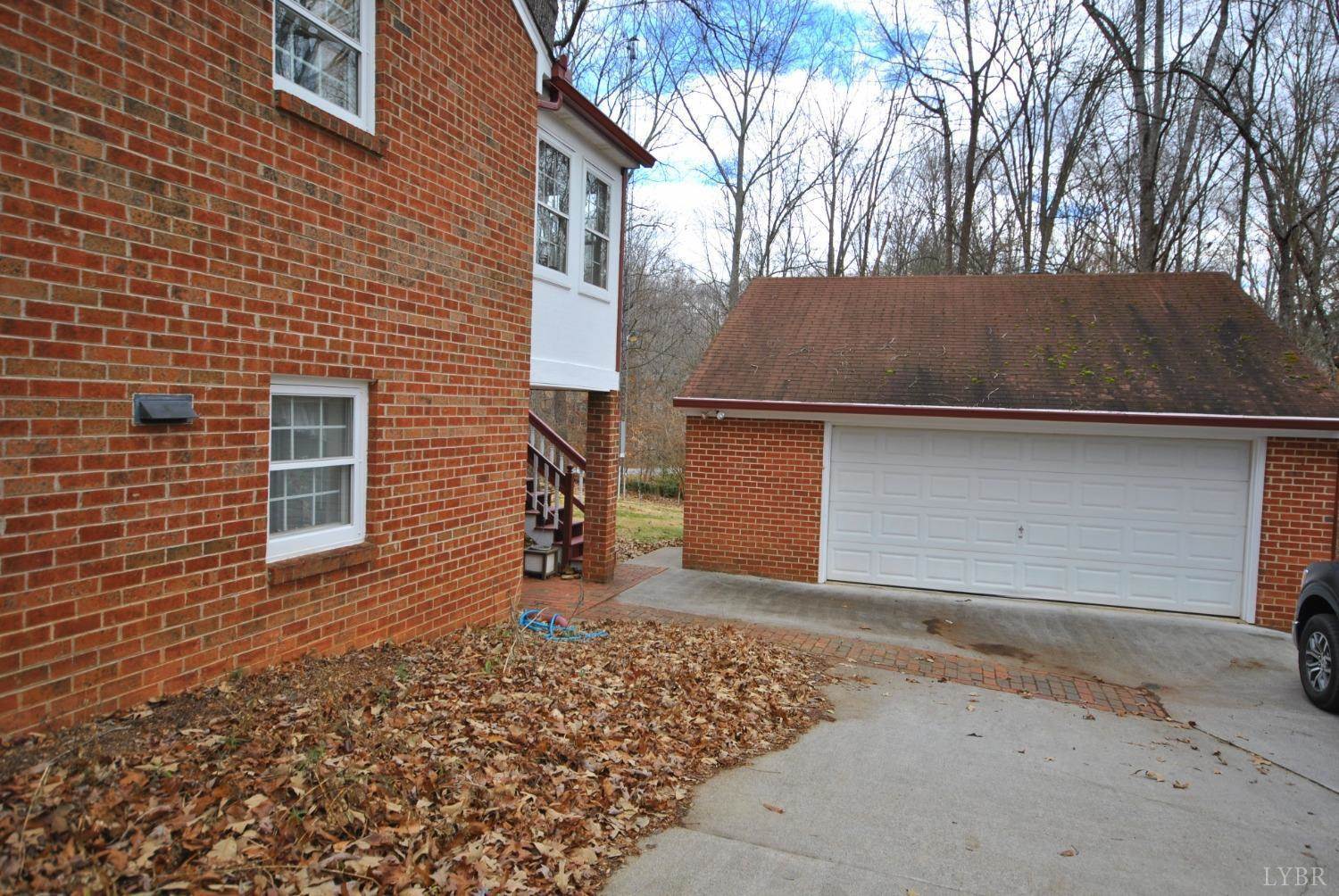 262 Burr Oak Road, Lynchburg, VA 24502