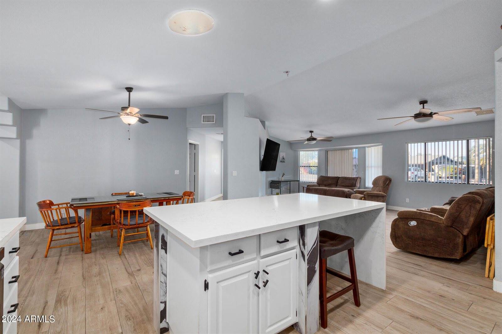 821 East Hondo Avenue, Apache Junction, AZ 85119