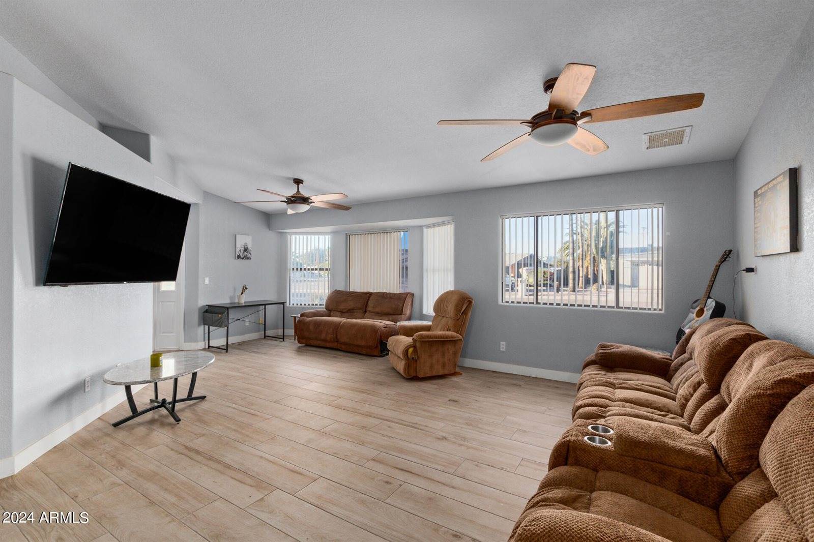 821 East Hondo Avenue, Apache Junction, AZ 85119