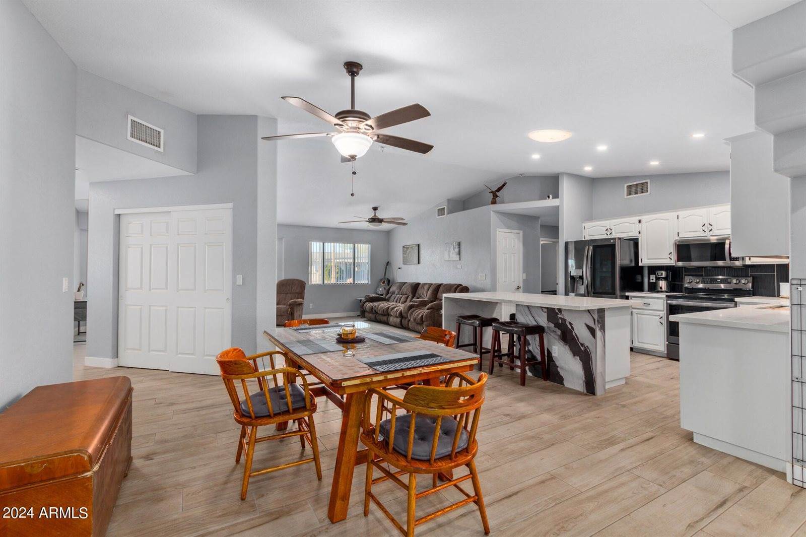 821 East Hondo Avenue, Apache Junction, AZ 85119