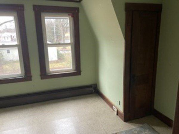 236 Grove St, Northampton, MA 01060