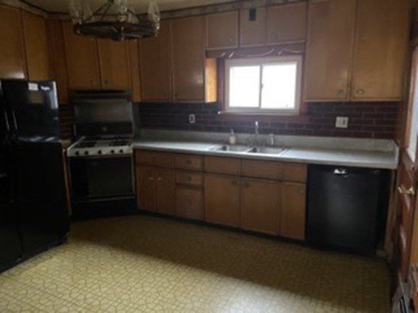 236 Grove St, Northampton, MA 01060