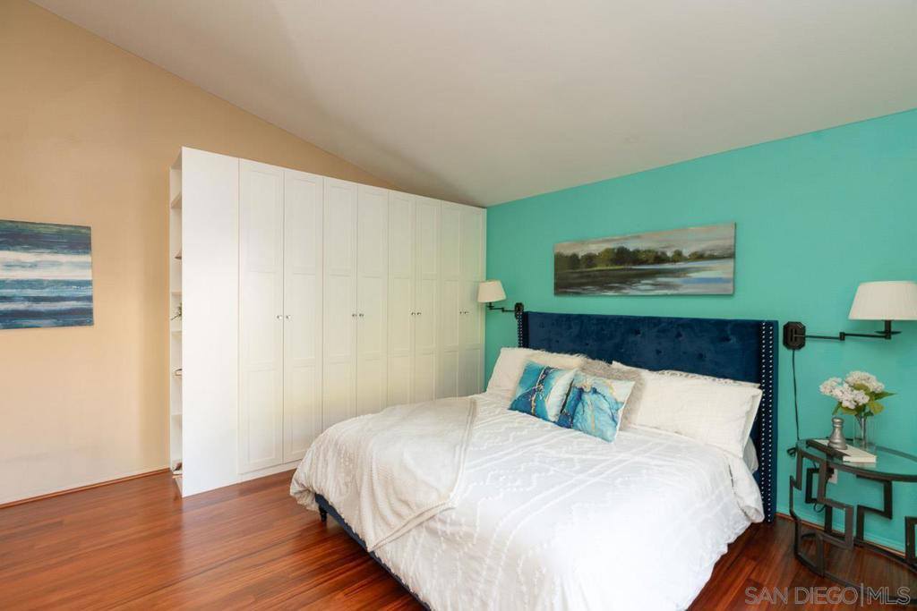 1011 Santa Helena Park Ct, Solana Beach, CA 92075