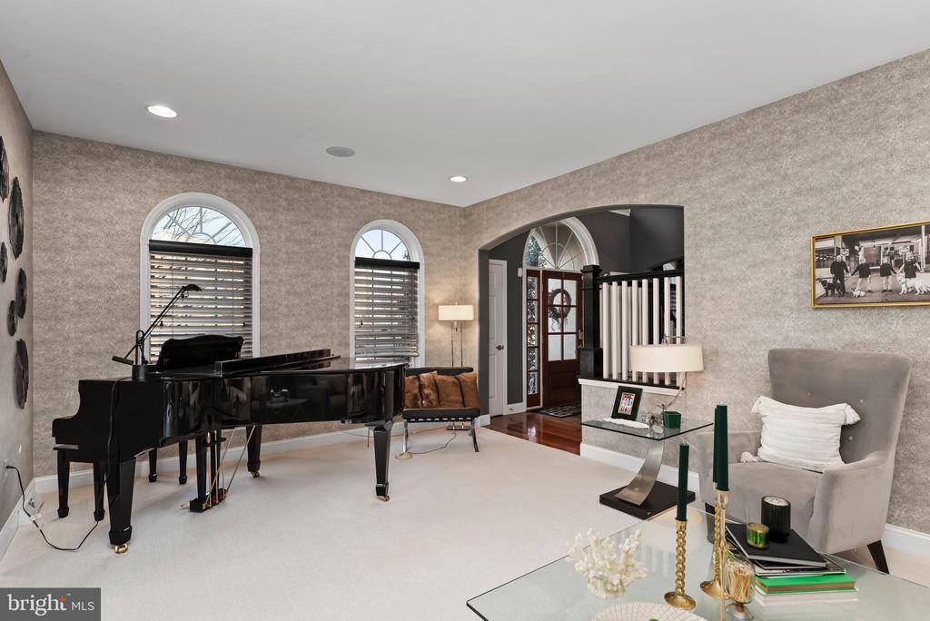 2380 Woodstream Way, Enola, PA 17025