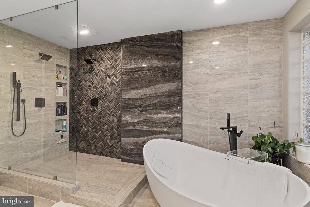 2380 Woodstream Way, Enola, PA 17025