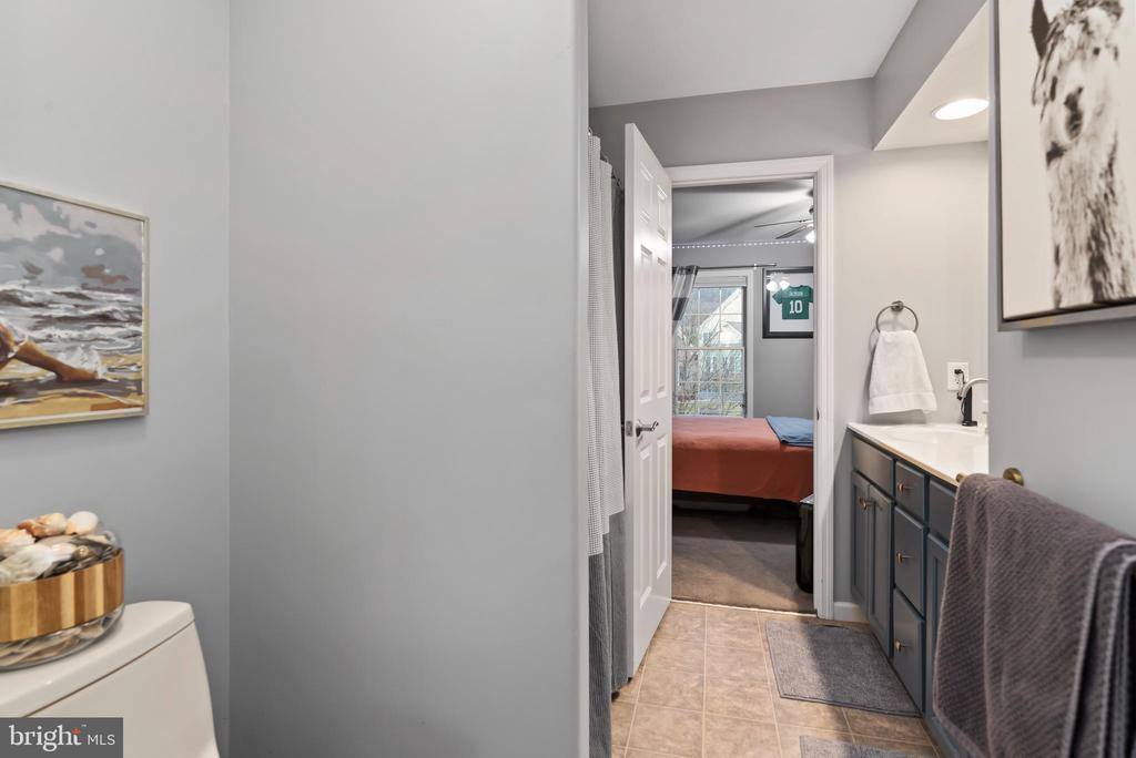 2380 Woodstream Way, Enola, PA 17025