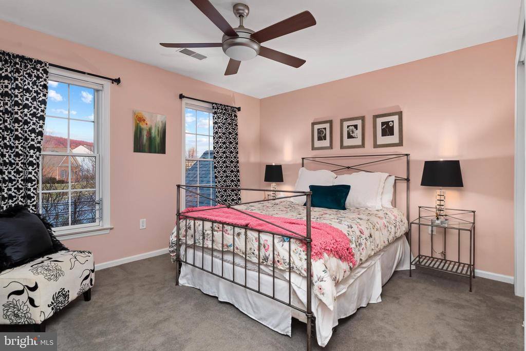 2380 Woodstream Way, Enola, PA 17025