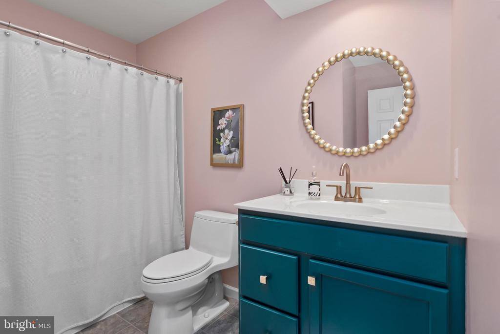 2380 Woodstream Way, Enola, PA 17025