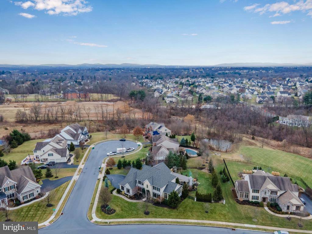 2380 Woodstream Way, Enola, PA 17025