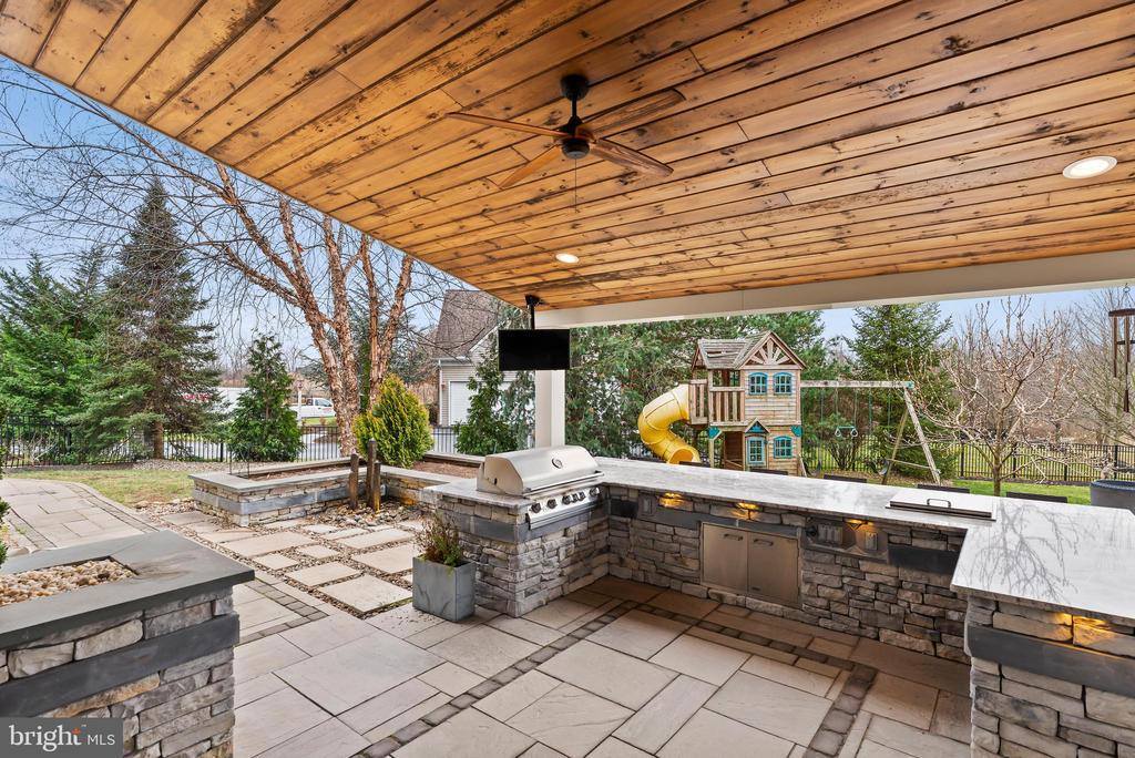 2380 Woodstream Way, Enola, PA 17025