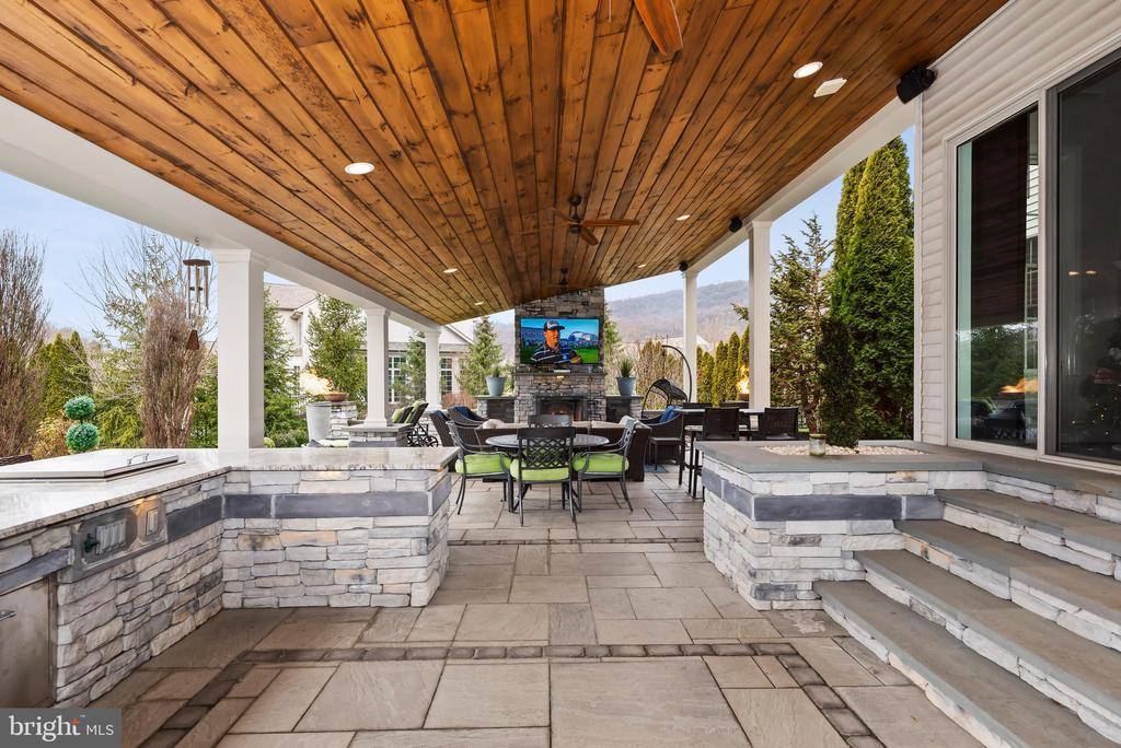 2380 Woodstream Way, Enola, PA 17025