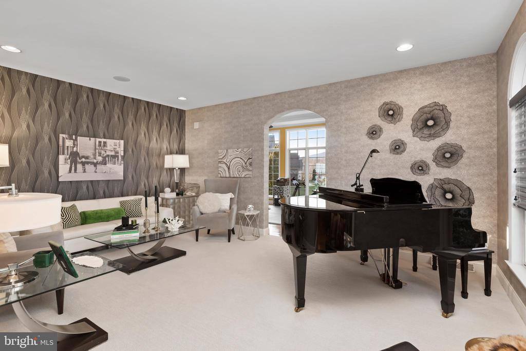 2380 Woodstream Way, Enola, PA 17025