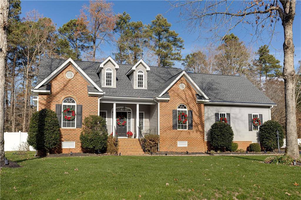 548 Greymont Ln, Chester, VA 23836