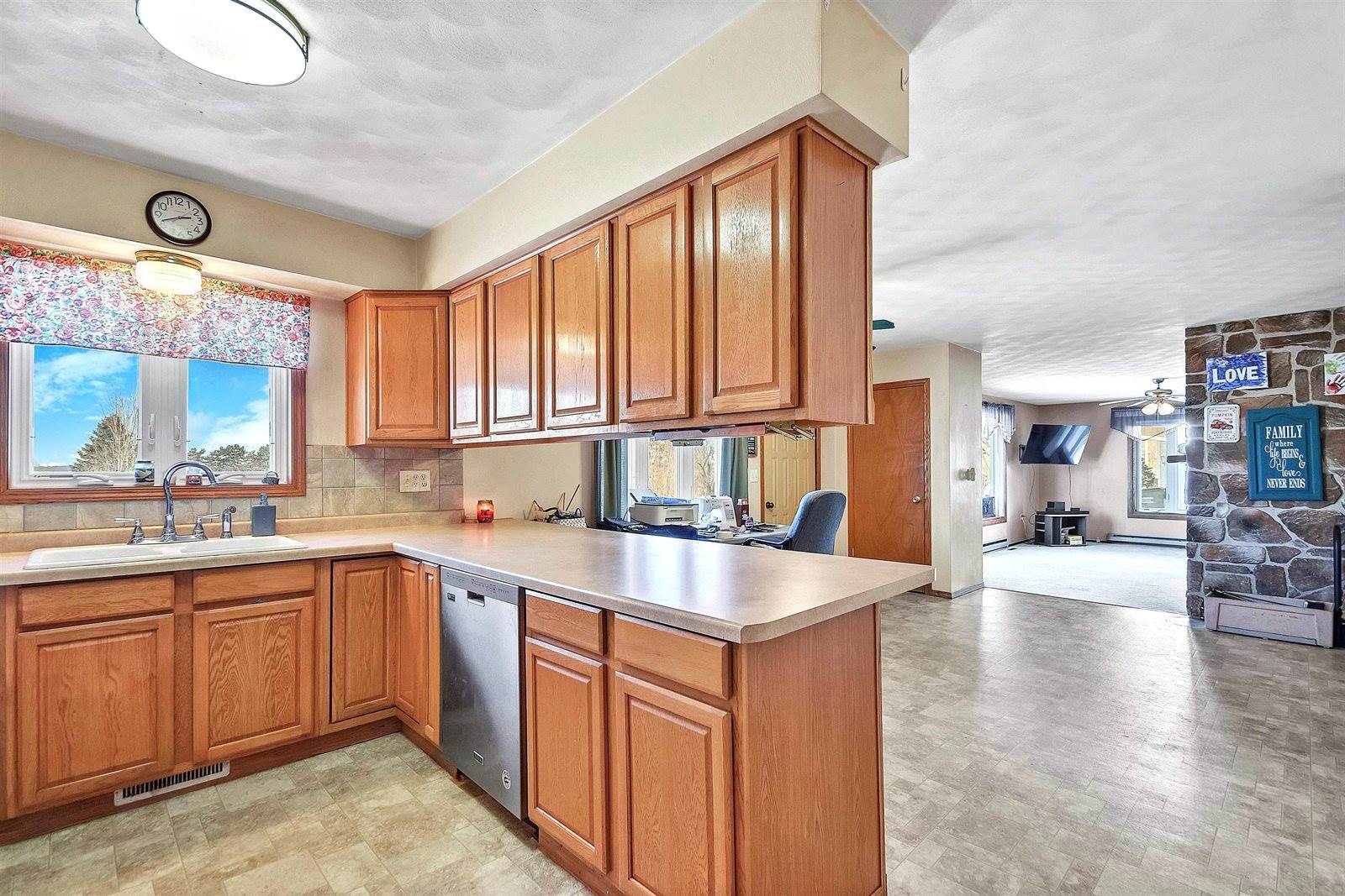 2058 Pershing Road, New London, WI 54961