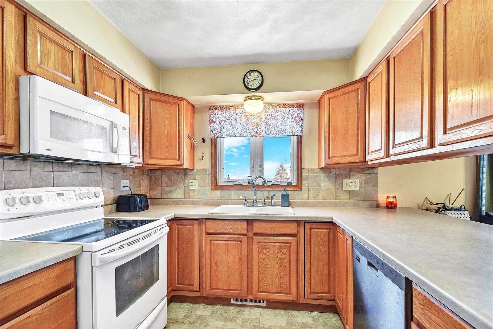 2058 Pershing Road, New London, WI 54961