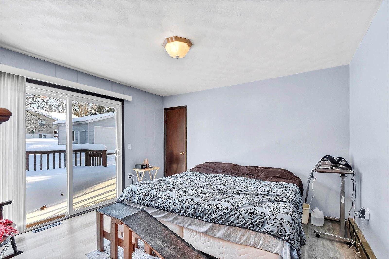 2058 Pershing Road, New London, WI 54961