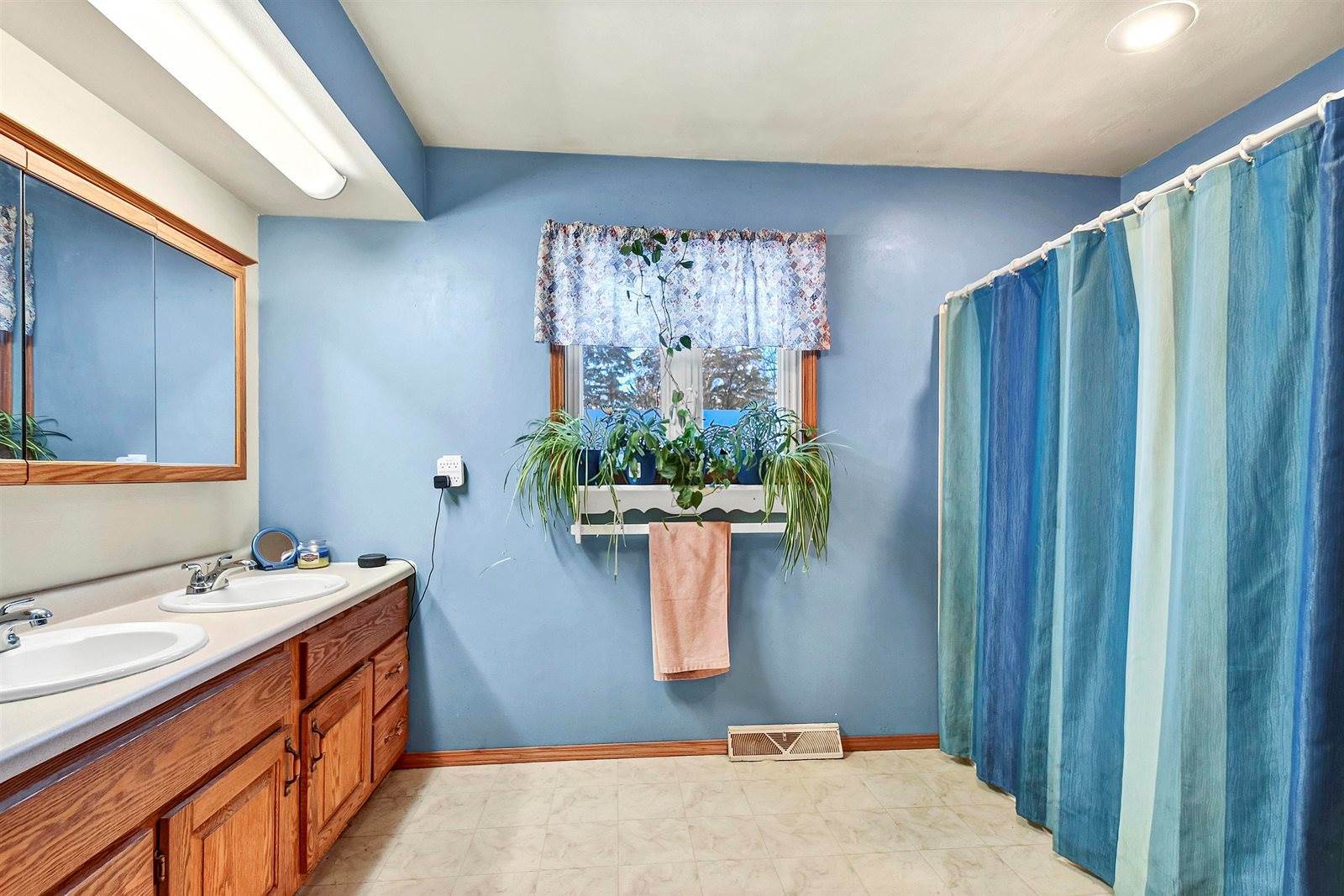 2058 Pershing Road, New London, WI 54961