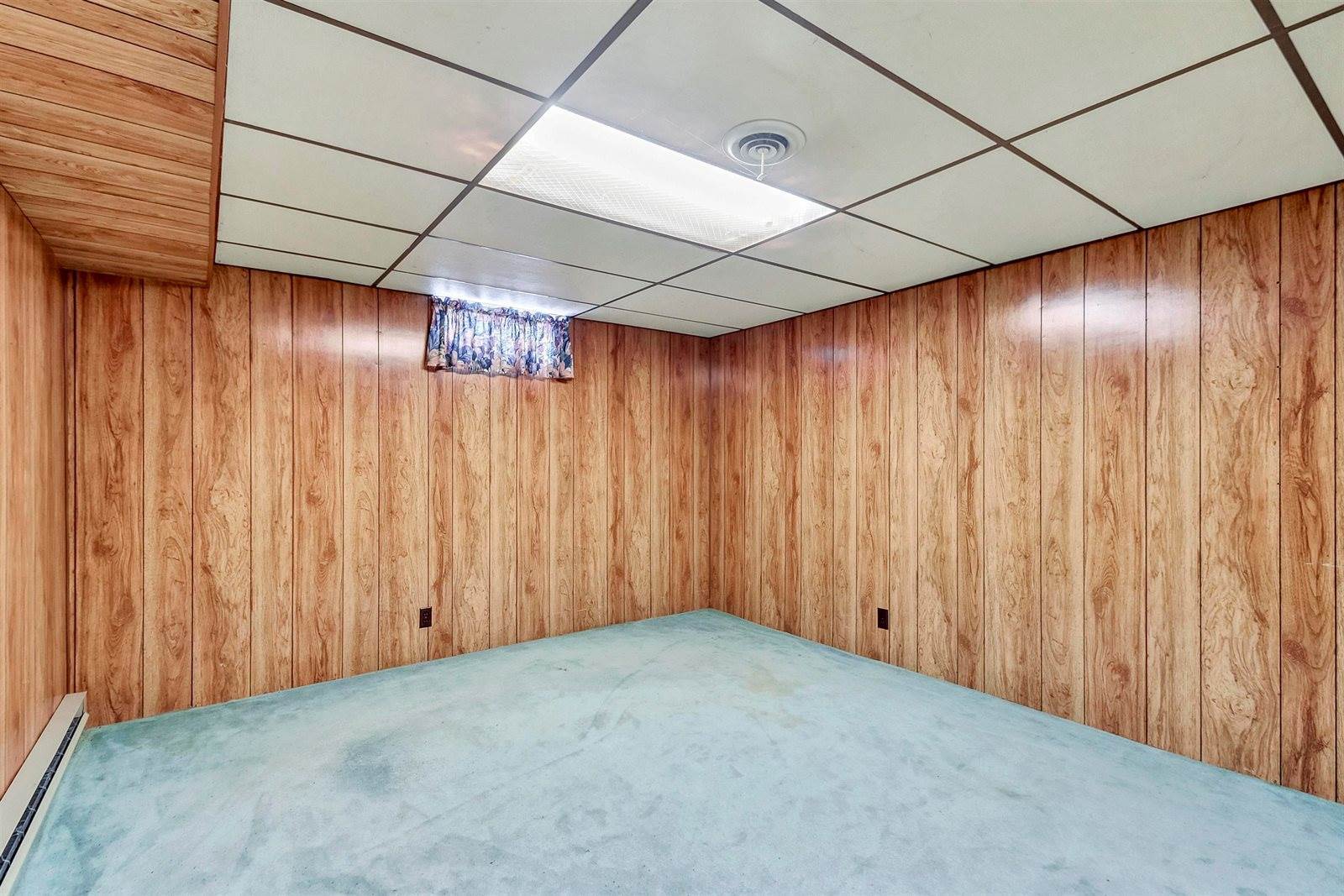 2058 Pershing Road, New London, WI 54961