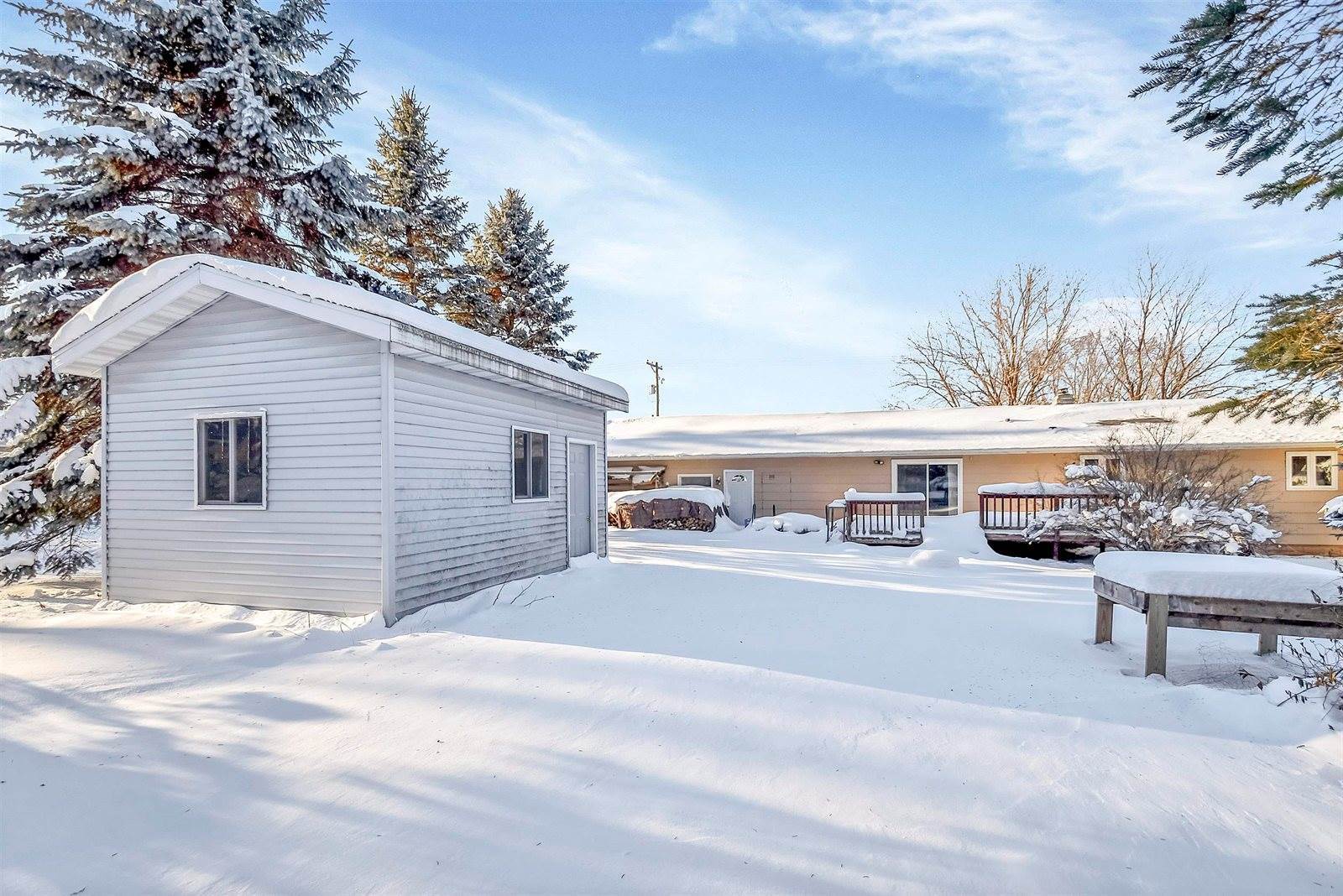 2058 Pershing Road, New London, WI 54961