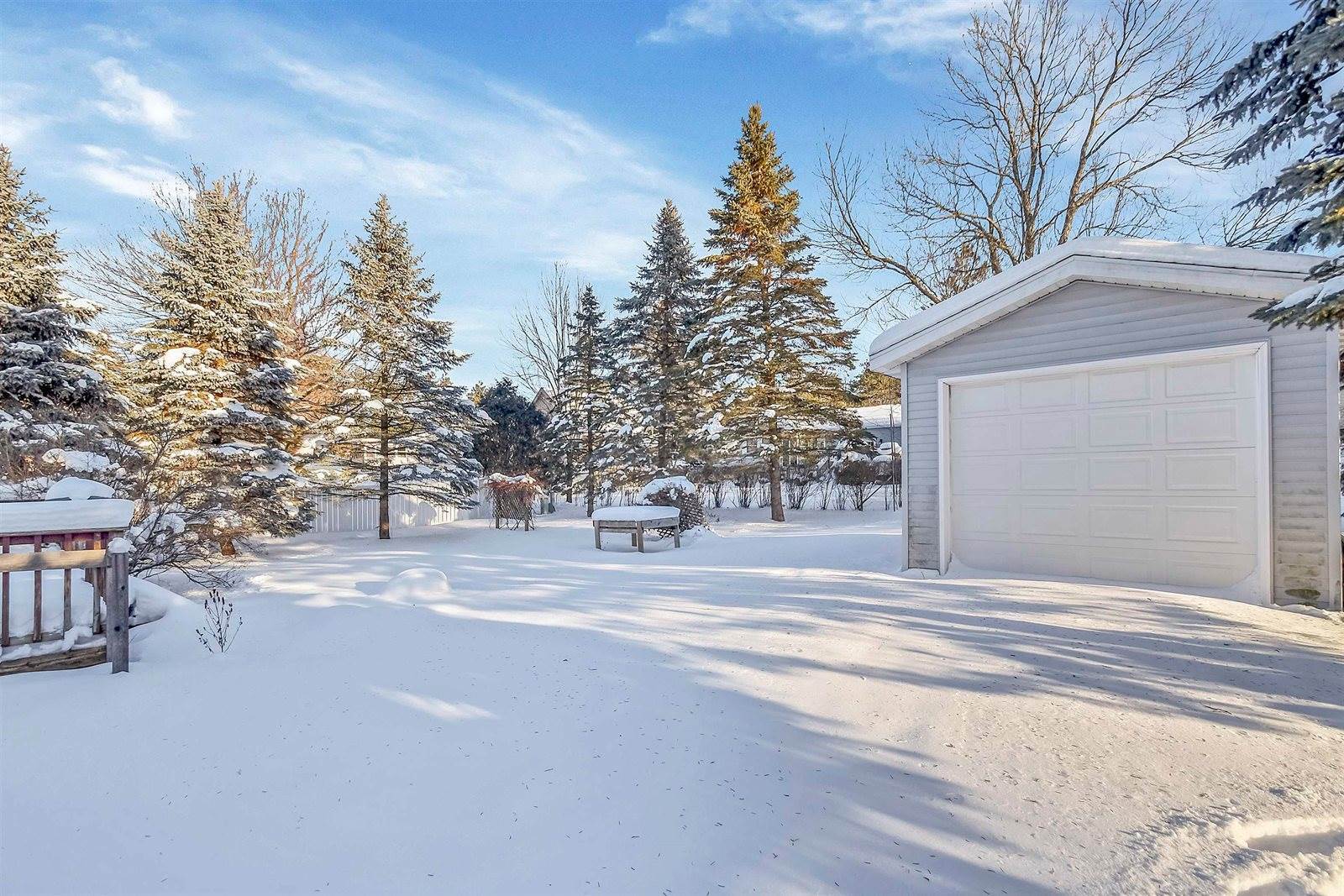 2058 Pershing Road, New London, WI 54961