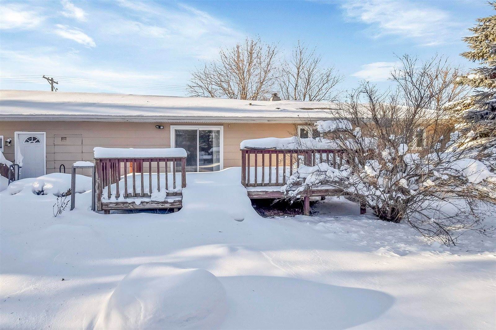 2058 Pershing Road, New London, WI 54961