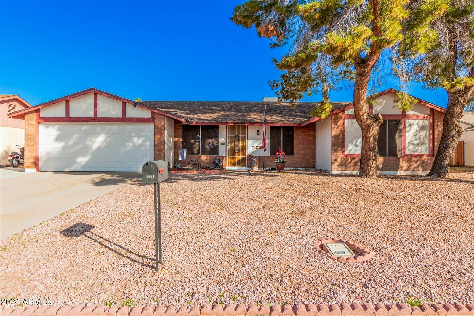 1710 West Palomino Drive, Chandler, AZ 85224