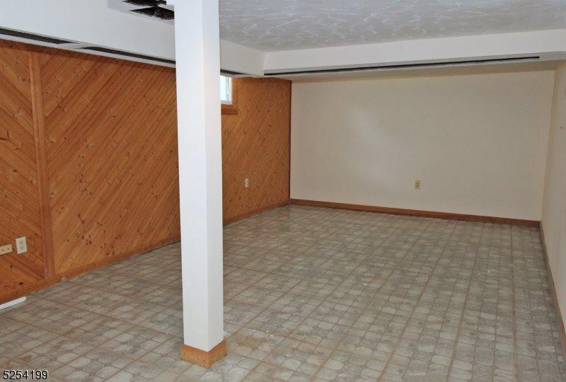 228 Locust Ave, Garwood, NJ 07027