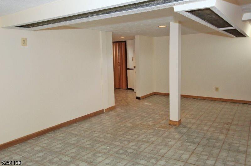 228 Locust Ave, Garwood, NJ 07027