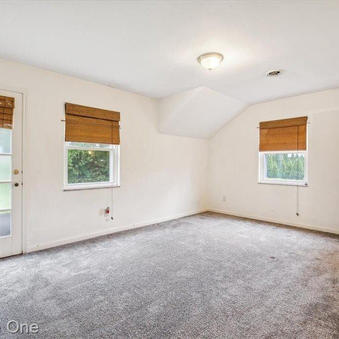 19666 Blossom Lane, Grosse Pointe Woods, MI 48236