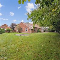 19666 Blossom Lane, Grosse Pointe Woods, MI 48236