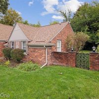 19666 Blossom Lane, Grosse Pointe Woods, MI 48236