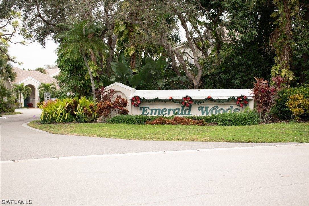 61 Emerald Woods Drive, #D9, Naples, FL 34108