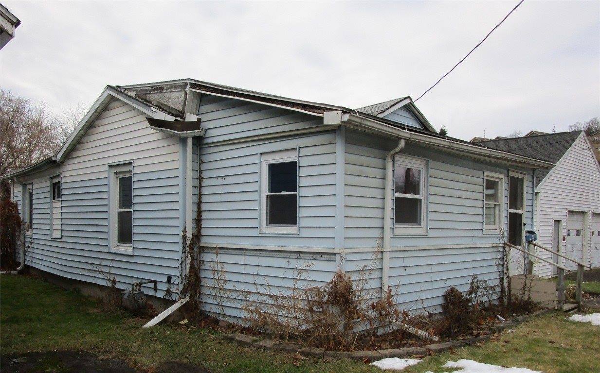 6 Evergreen Avenue, Endicott, NY 13760