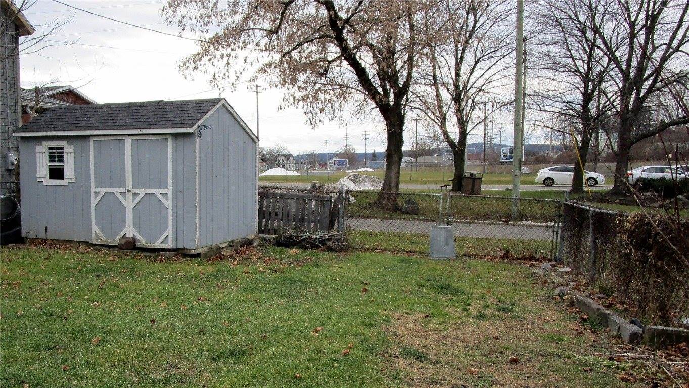 6 Evergreen Avenue, Endicott, NY 13760