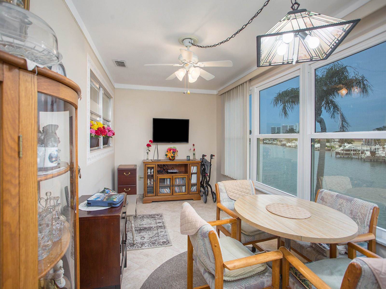 5935 30TH Avenue South, Gulfport, FL 33707