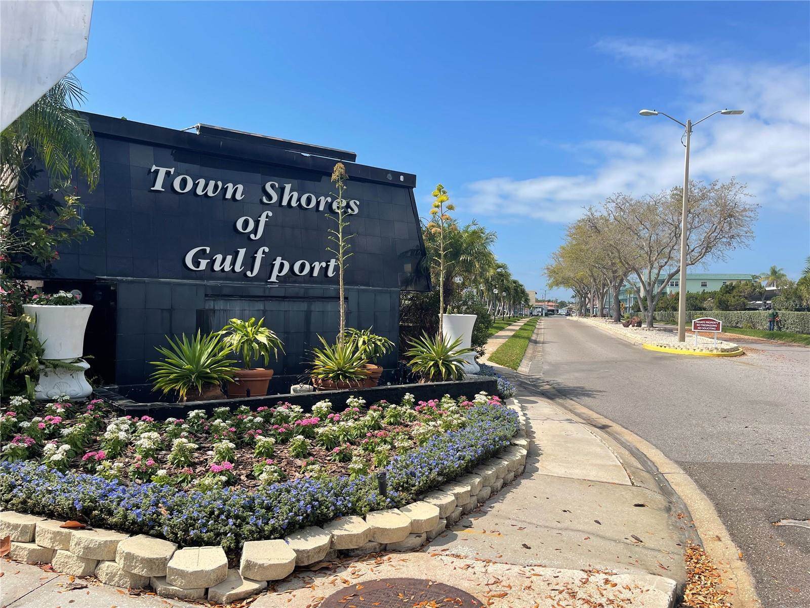 5935 30TH Avenue South, Gulfport, FL 33707