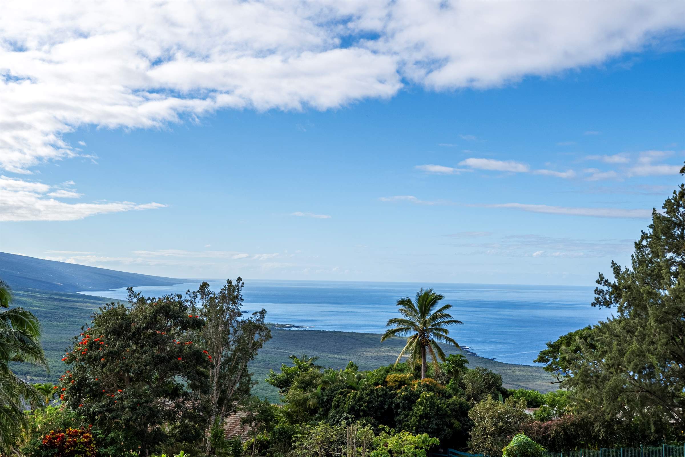 82-317 Mamalahoa Hwy # C-303, Captain Cook, HI 96704