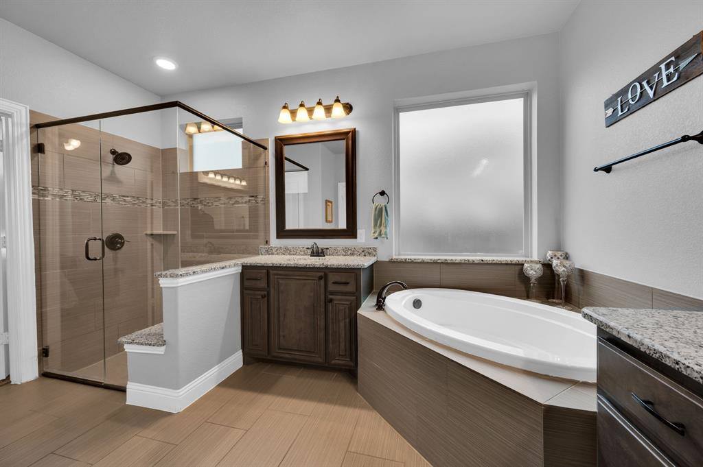 2406 Moon Dance Lane, Midlothian, TX 76065