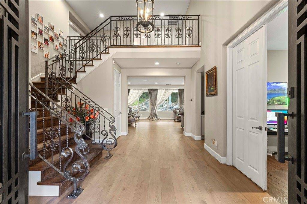 29339 Las Terreno Lane, Valencia, CA 91354