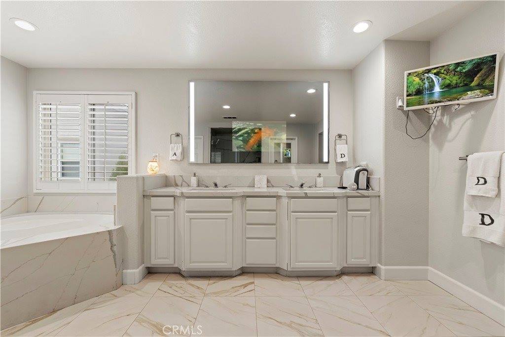 29339 Las Terreno Lane, Valencia, CA 91354